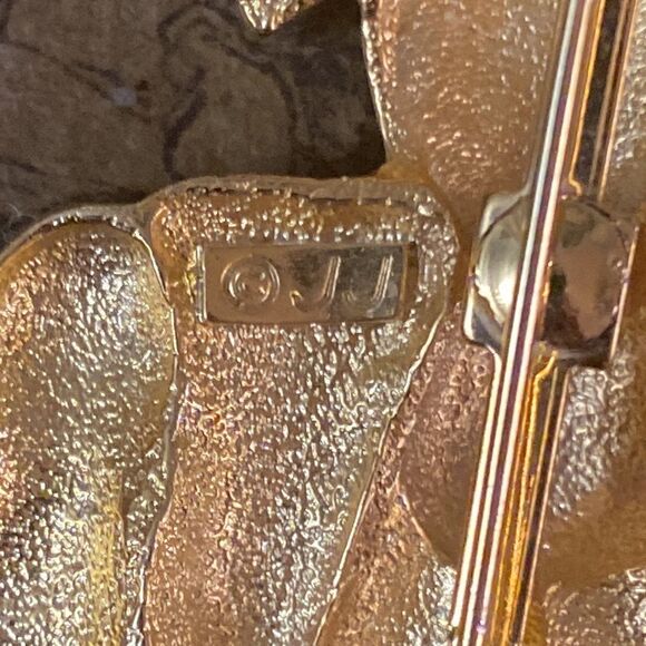 Vintage Signed JJ Gold Tone Moose Pin - Picture 5 of 5